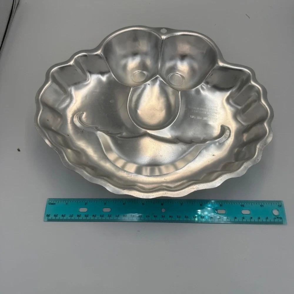 Wilton Elmo Sesame Street Aluminum Cake Pan 2105-3461 Vintage 2002 Mold